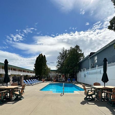 O'Sullivan'S Motel Lake George Exterior foto