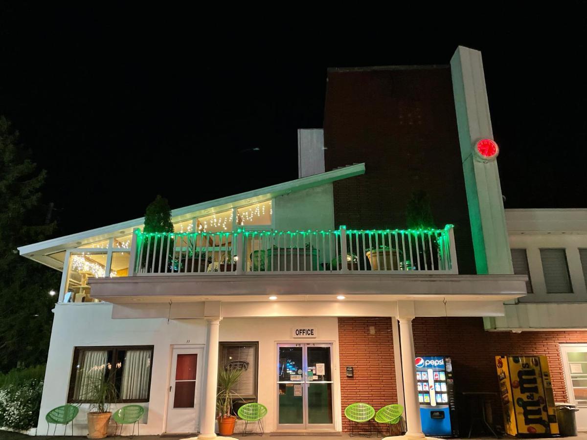 O'Sullivan'S Motel Lake George Exterior foto